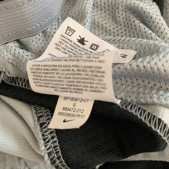 NIKE Gray Dri-Fit boy’s shorts with drawstring - Picture 6 of 12